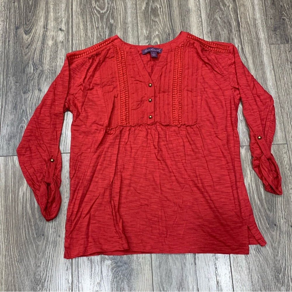 🍎 3/$30 Gloria Vanderbilt size small, flowy red gigi blouse